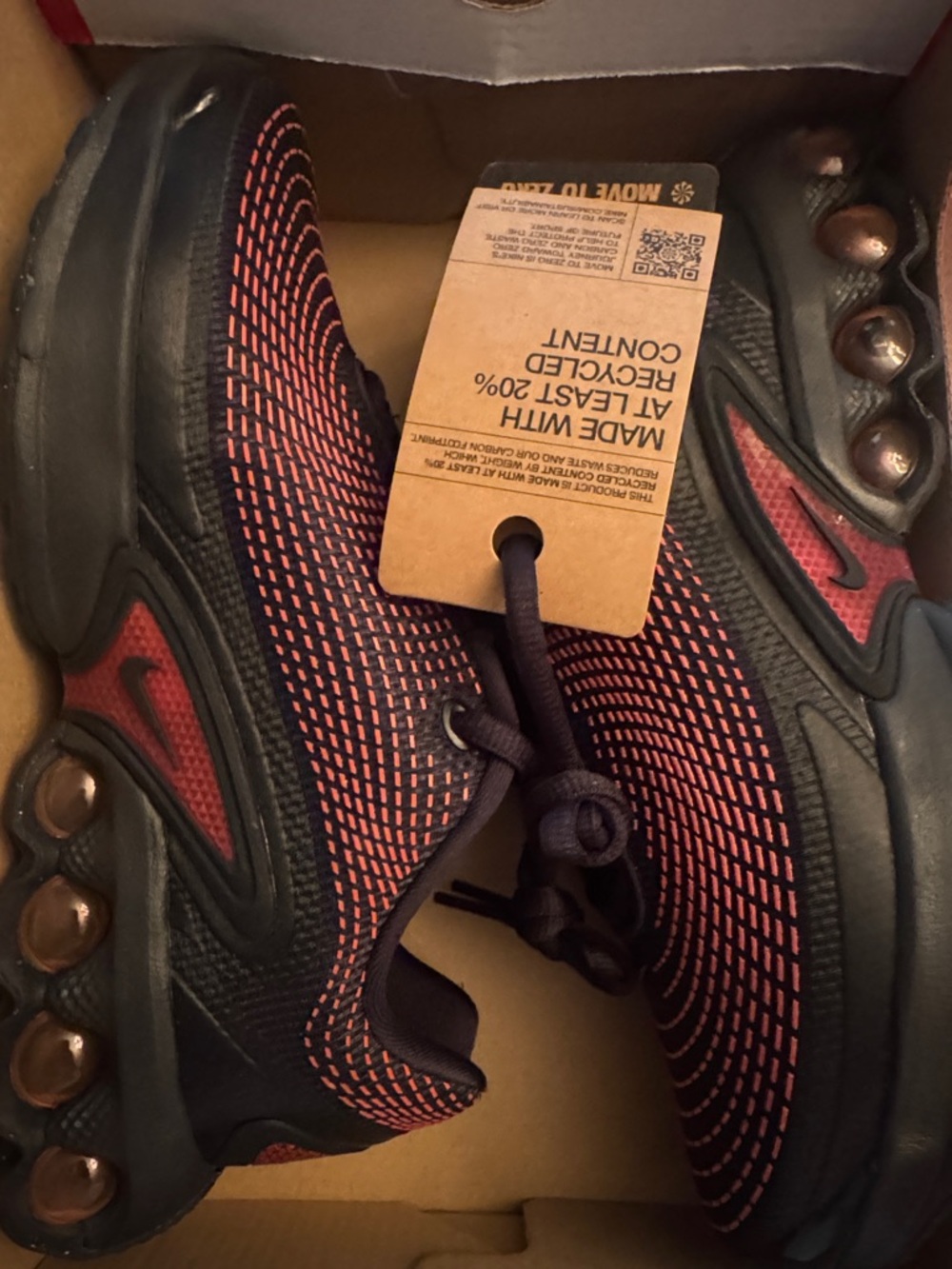 New Nike Black and Red Women's Sneakers - Cushioned Design